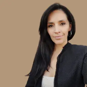 Lu Fiorelli - Com a mulher adúltera aprendi que o perdão de Jesus nos liberta do peso do julgamento, nos ensina a olhar para nós mesmas com compaixão e nos dá forças para recomeçar e reescrever nossa história.